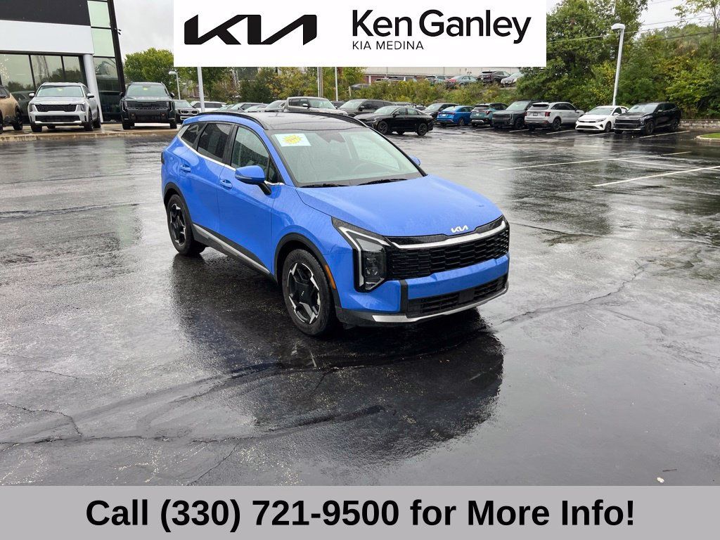 Certified 2026 Kia Sportage EX w/ EX Panorama Roof Package FWD image 7