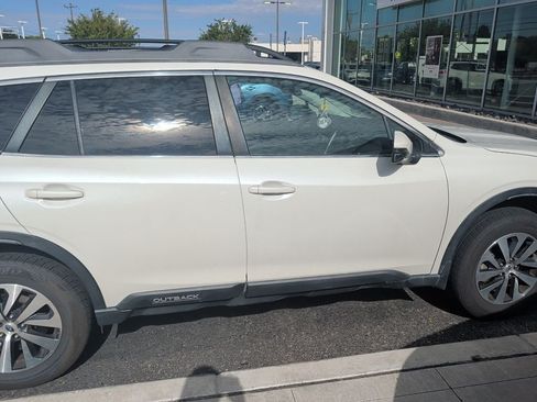 Used 2020 Subaru Outback Premium w/ Popular Package #1 AWD/4WD image 4