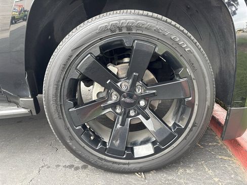Used 2015 Chevrolet Tahoe LTZ AWD/4WD image 15