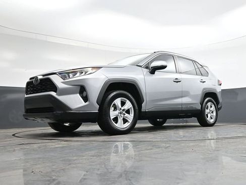 Used 2019 Toyota RAV4 XLE image 31