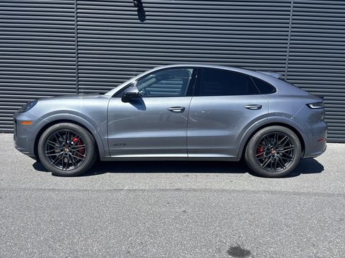 New 2026 Porsche Cayenne GTS AWD/4WD image 15