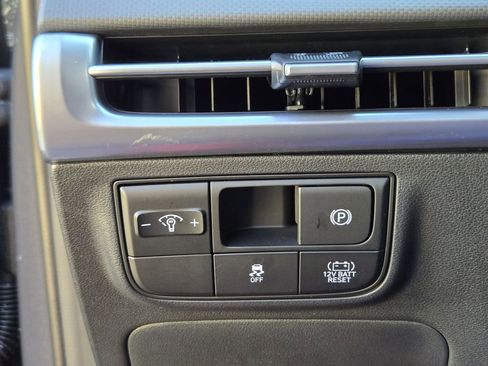 New 2026 Hyundai Tucson Blue SE image 17