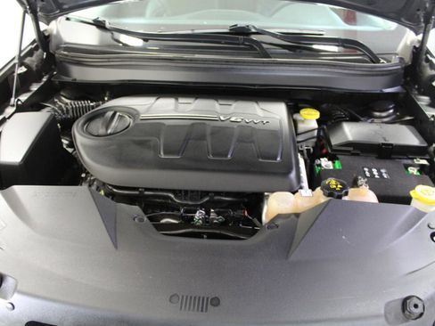 Used 2019 Jeep Cherokee Limited AWD/4WD image 34