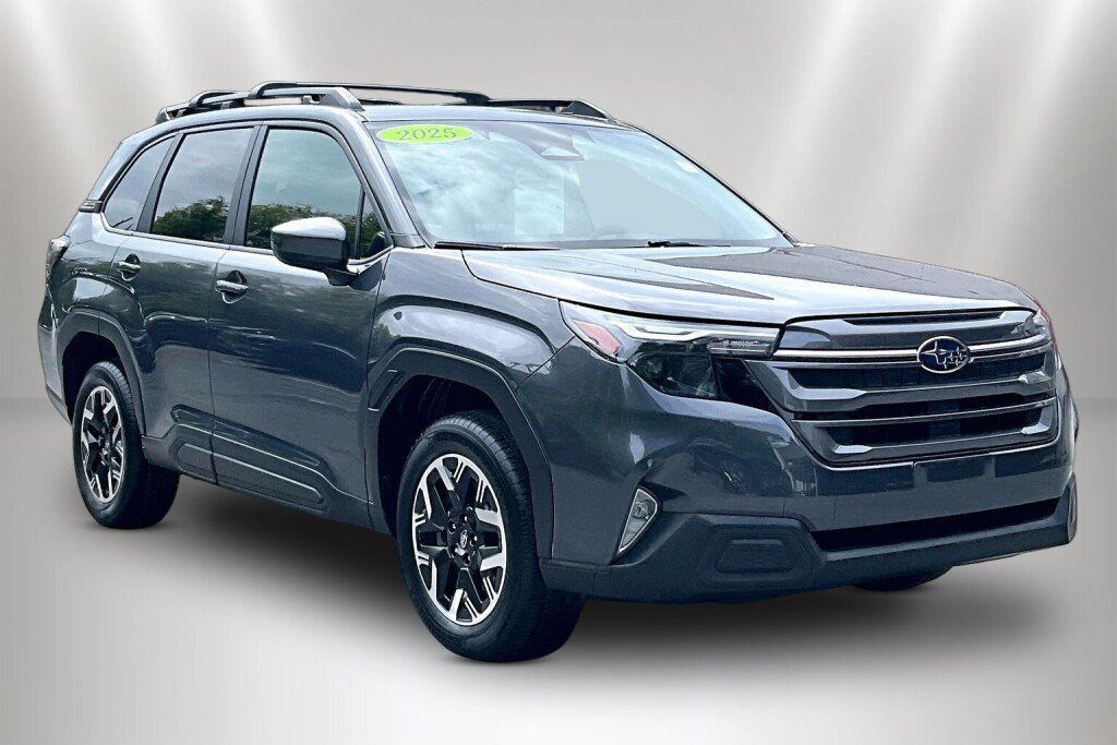 Certified 2025 Subaru Forester Premium AWD/4WD image 1
