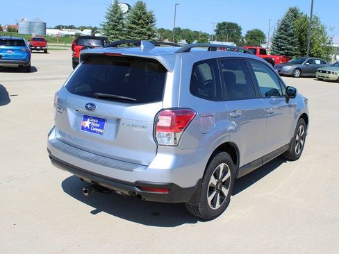 Used 2017 Subaru Forester 2.5i Premium image 5