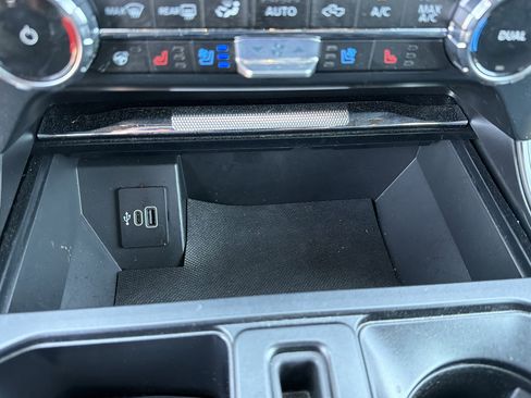 Used 2025 Ford F150 Lariat w/ Equipment Group 501A Mid AWD/4WD image 13
