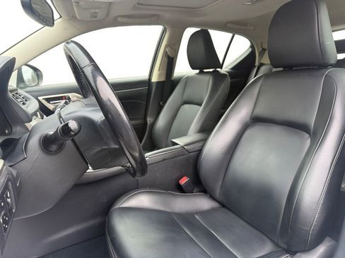 Used 2017 Lexus CT 200h 200h w/ Navigation System Package image 9