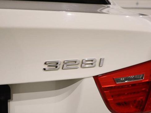 Used 2009 BMW 328i Sedan RWD image 15