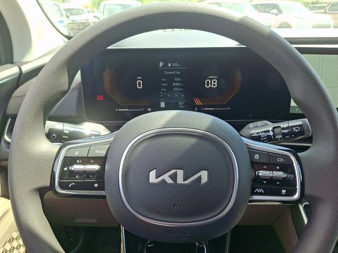 New 2026 Kia Carnival LX FWD image 19