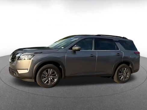 Used 2025 Nissan Pathfinder SV FWD image 7