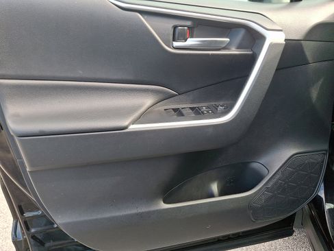 Used 2021 Toyota RAV4 XLE w/ Carpet Mat Package (TMS) AWD/4WD image 12