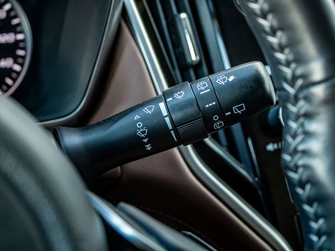 Used 2020 Subaru Outback Touring XT image 32