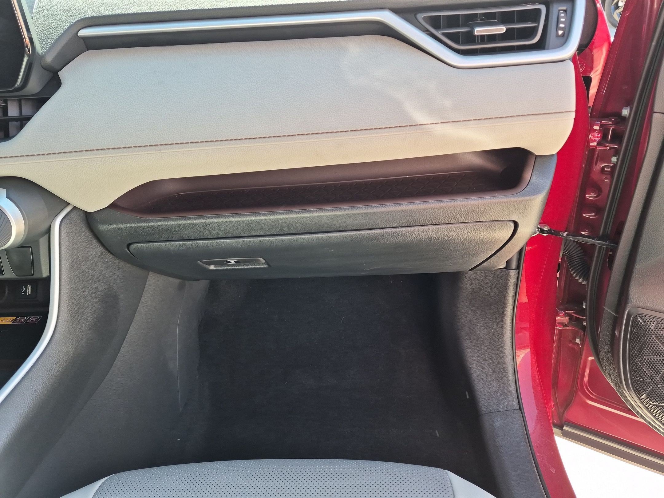 Used 2025 Toyota RAV4 Limited w/ Advanced Technology Package AWD/4WD image 30