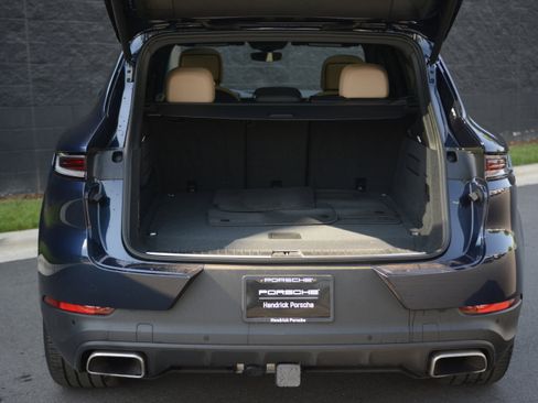 Certified 2025 Porsche Cayenne Coupe AWD/4WD image 42