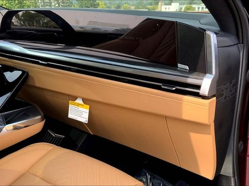 New 2025 Cadillac Escalade IQ Luxury 2 AWD/4WD image 30