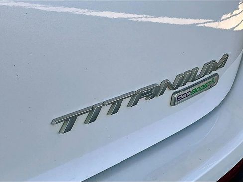 Used 2018 Ford Edge Titanium w/ Technology Package image 21