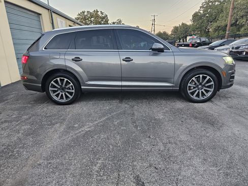 Used 2017 Audi Q7 3.0T Premium Plus image 3