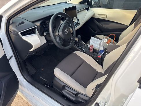 Used 2025 Toyota Corolla LE image 5