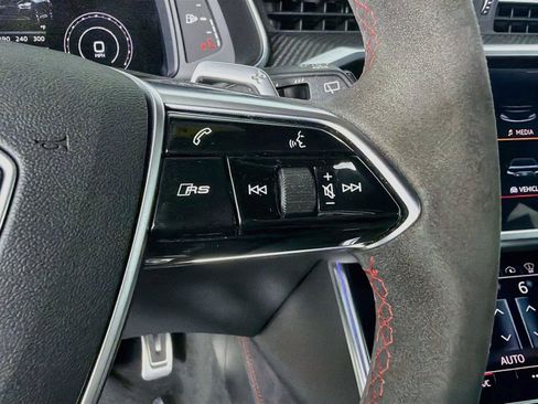 Used 2022 Audi RS 6 AWD/4WD image 16