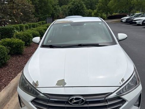 Used 2019 Hyundai Elantra SE w/ Cargo Package FWD image 1