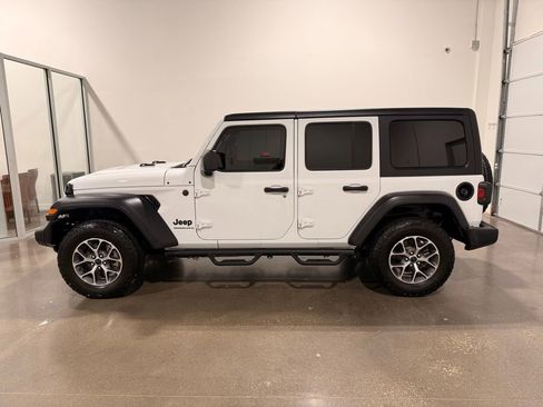Used 2024 Jeep Wrangler Sport S image 6