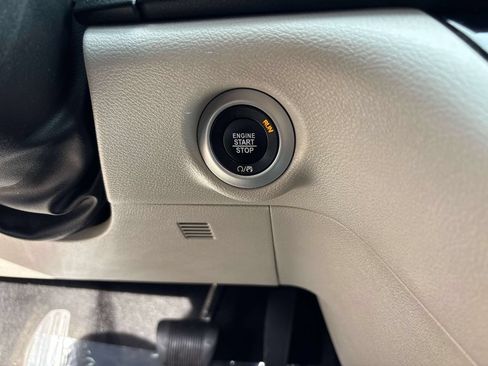 Used 2023 Chrysler Voyager LX FWD image 27