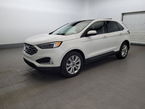 Used 2020 Ford Edge Titanium w/ Equipment Group 301A AWD/4WD image 2
