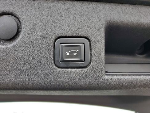 Certified 2019 Chevrolet Equinox LT w/ Sun & Navigation Package image 33