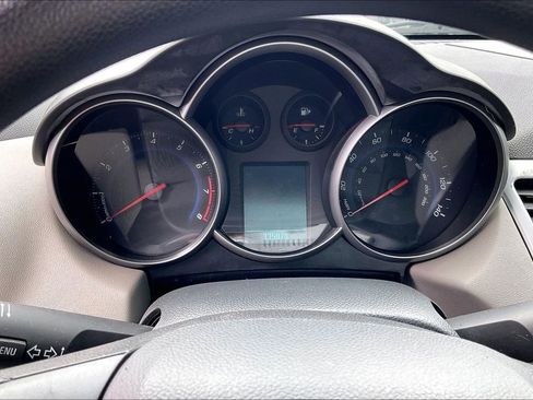 Used 2011 Chevrolet Cruze LS FWD image 27
