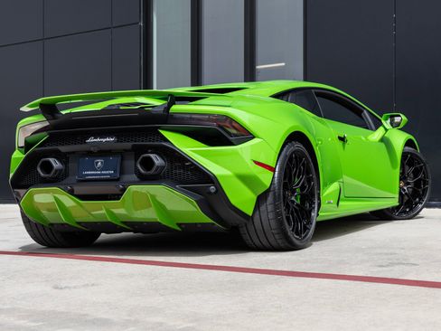 Used 2023 Lamborghini Huracan Tecnica RWD image 8