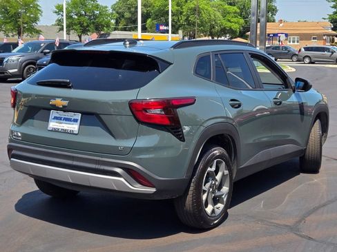 Certified 2025 Chevrolet Trax LT FWD image 11