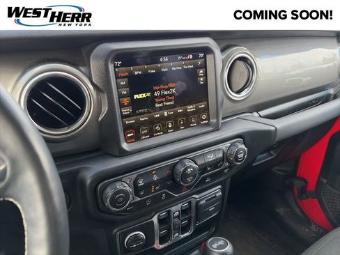 Used 2022 Jeep Wrangler Unlimited Sahara w/ Cold Weather Group image 9