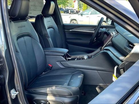 New 2025 Jeep Grand Cherokee L Overland image 28