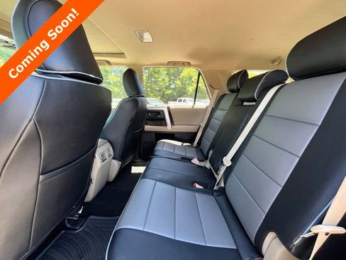 Used 2011 Toyota 4Runner SR5 w/ Convenience Pkg AWD/4WD image 5