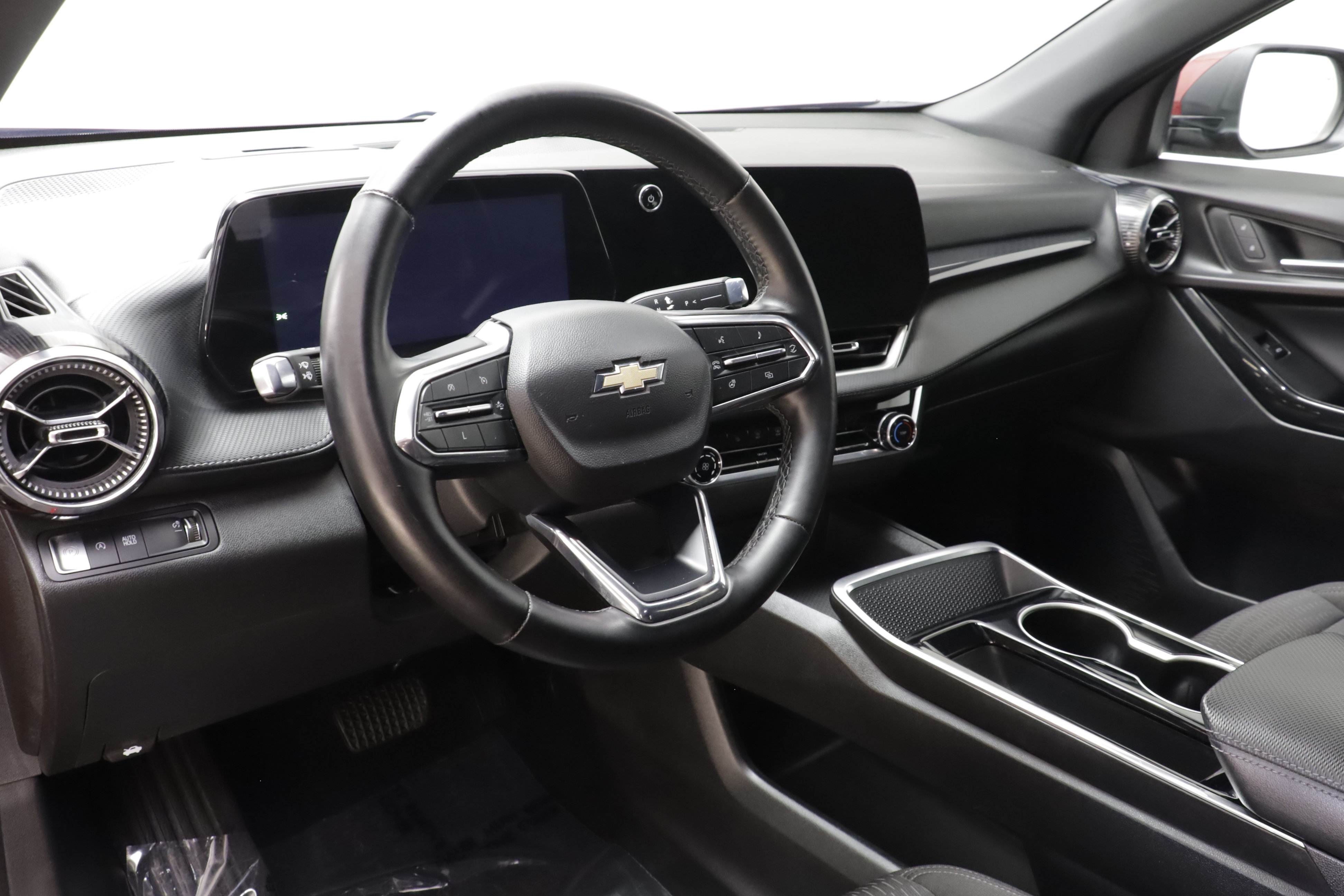 Used 2025 Chevrolet Equinox LT w/ LPO, Floor Liner Package FWD image 7