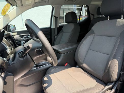 Used 2020 Chevrolet Traverse LS AWD/4WD image 15