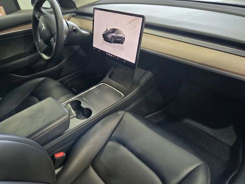 Used 2023 Tesla Model 3 Standard Range image 5