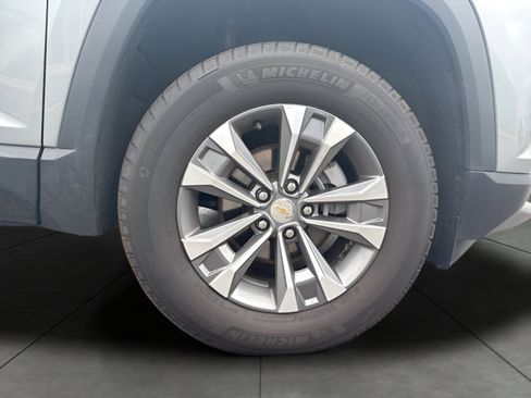 Used 2025 Chevrolet Equinox LT AWD/4WD image 37
