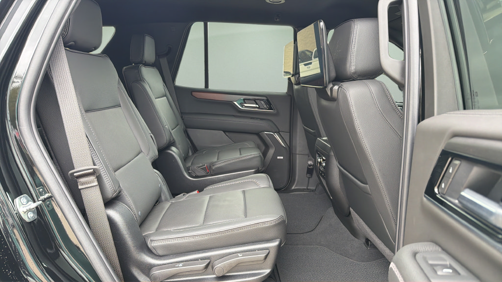 Used 2026 GMC Yukon Denali w/ Advanced Technology Package AWD/4WD image 18