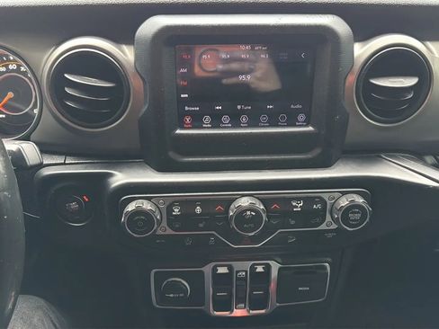 Used 2019 Jeep Wrangler Unlimited Sport S AWD/4WD image 18