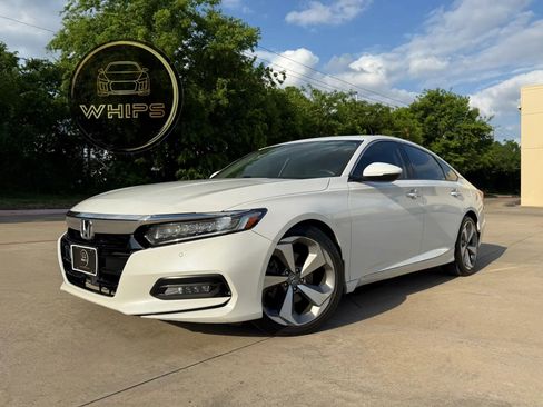 Used 2019 Honda Accord Touring image 1