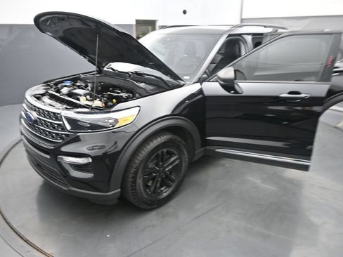 Used 2021 Ford Explorer XLT w/ Equipment Group 202A AWD/4WD image 47