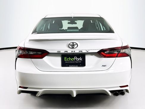 Used 2023 Toyota Camry SE image 7