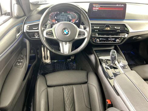 Used 2021 BMW 540i xDrive w/ M Sport Package image 24