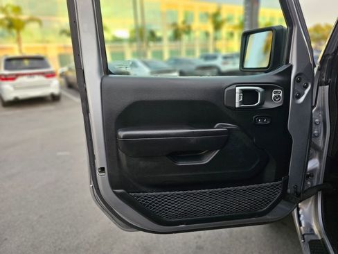 Used 2020 Jeep Wrangler Sport image 20