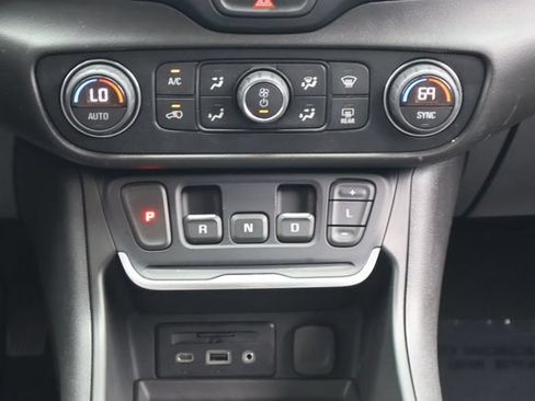Used 2020 GMC Terrain SLT w/ Preferred Package FWD image 19