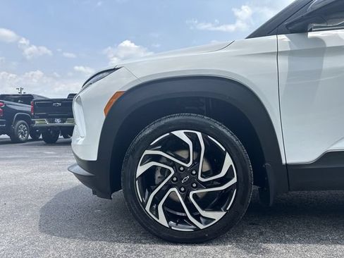 Used 2024 Chevrolet TrailBlazer RS w/ Convenience Package AWD/4WD image 21
