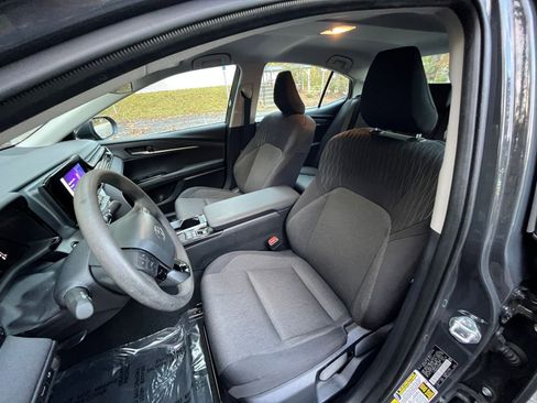 Used 2025 Toyota Camry LE image 32