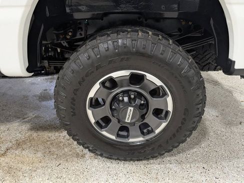 Used 2023 Ford F350 Platinum w/ Tremor Off-Road Package AWD/4WD image 13