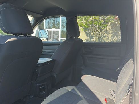 Used 2024 RAM 2500 Tradesman w/ Chrome Appearance Group AWD/4WD image 7